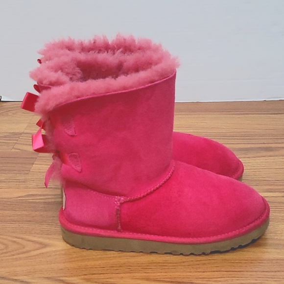 ❌❌❌SOLD❌❌❌UGG Bailey Bow Boots size 5 - Picture 3 of 10